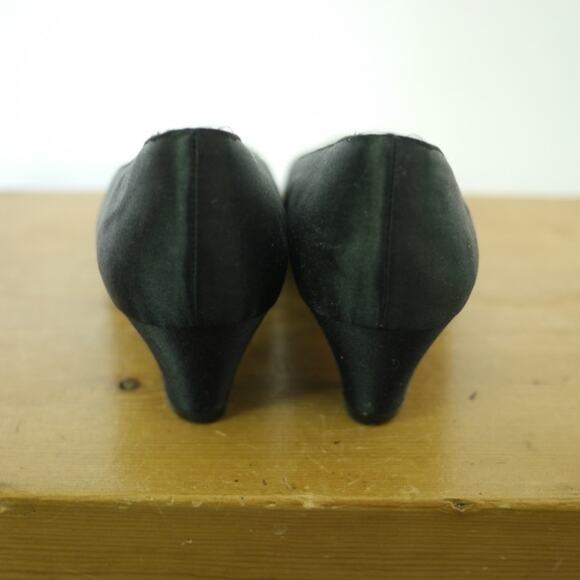 Vintage Ferragamo Made in Italy Black Satin Fabric Dress Pumps Heels 5.5B 35.5 - Picture 5 of 9